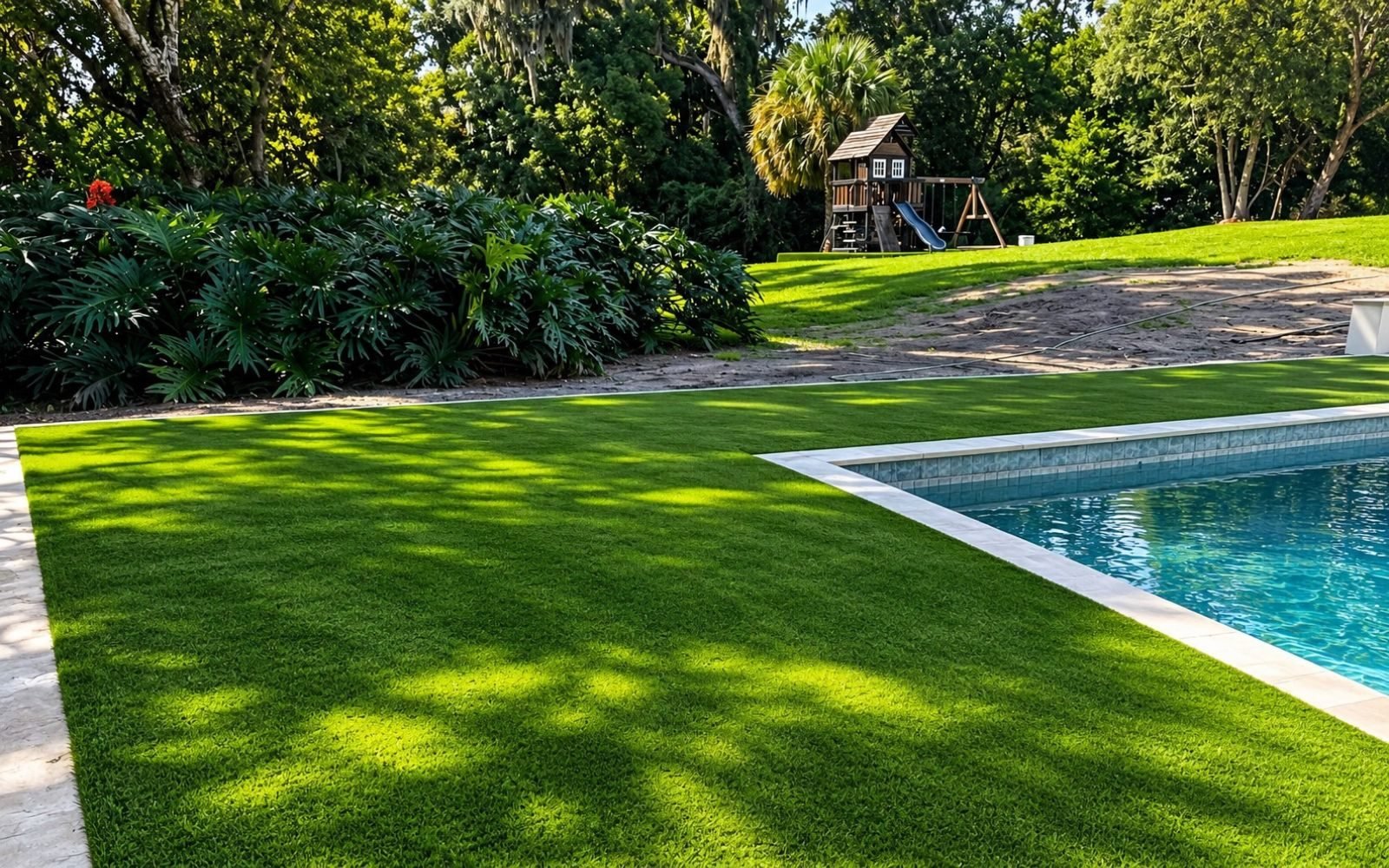 Casselberry Backyard Turf — Rhino Grass artificial turf project (2)
