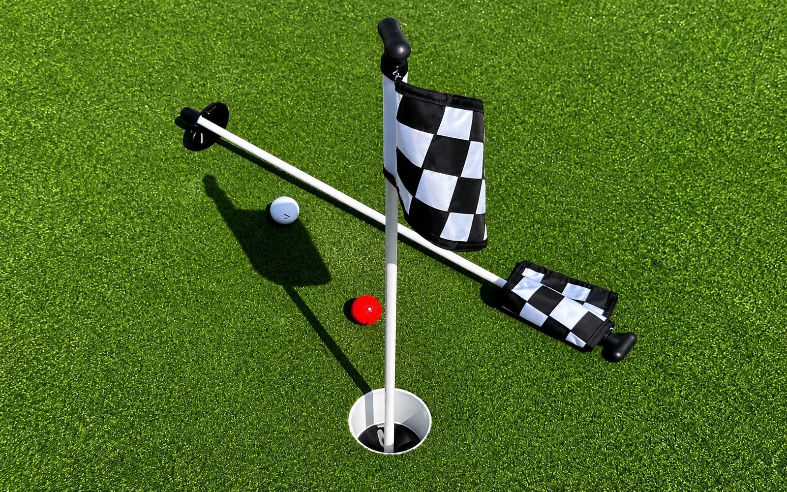 Backyard putting green grass golf — Rhino Grass artificial turf project (2)