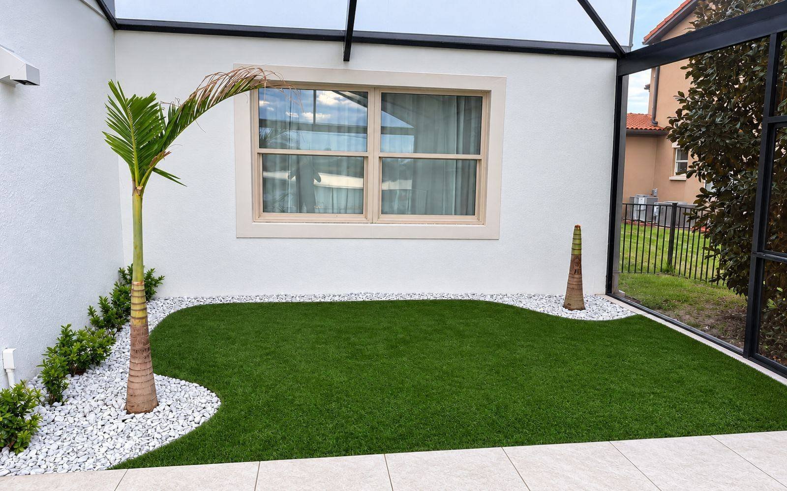 Winter Garden Screened Patio Turf — Rhino Grass artificial turf project (1)